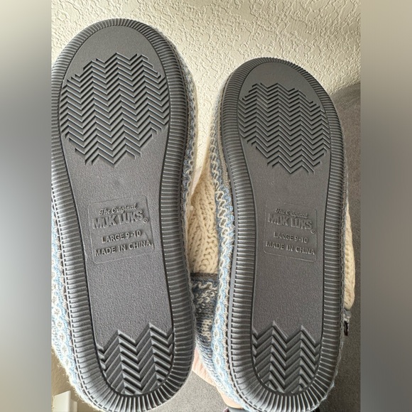 MUK LUKS Women’s Light Blue and White Slipper Booties Size 9-10 NWT - Picture 5 of 7